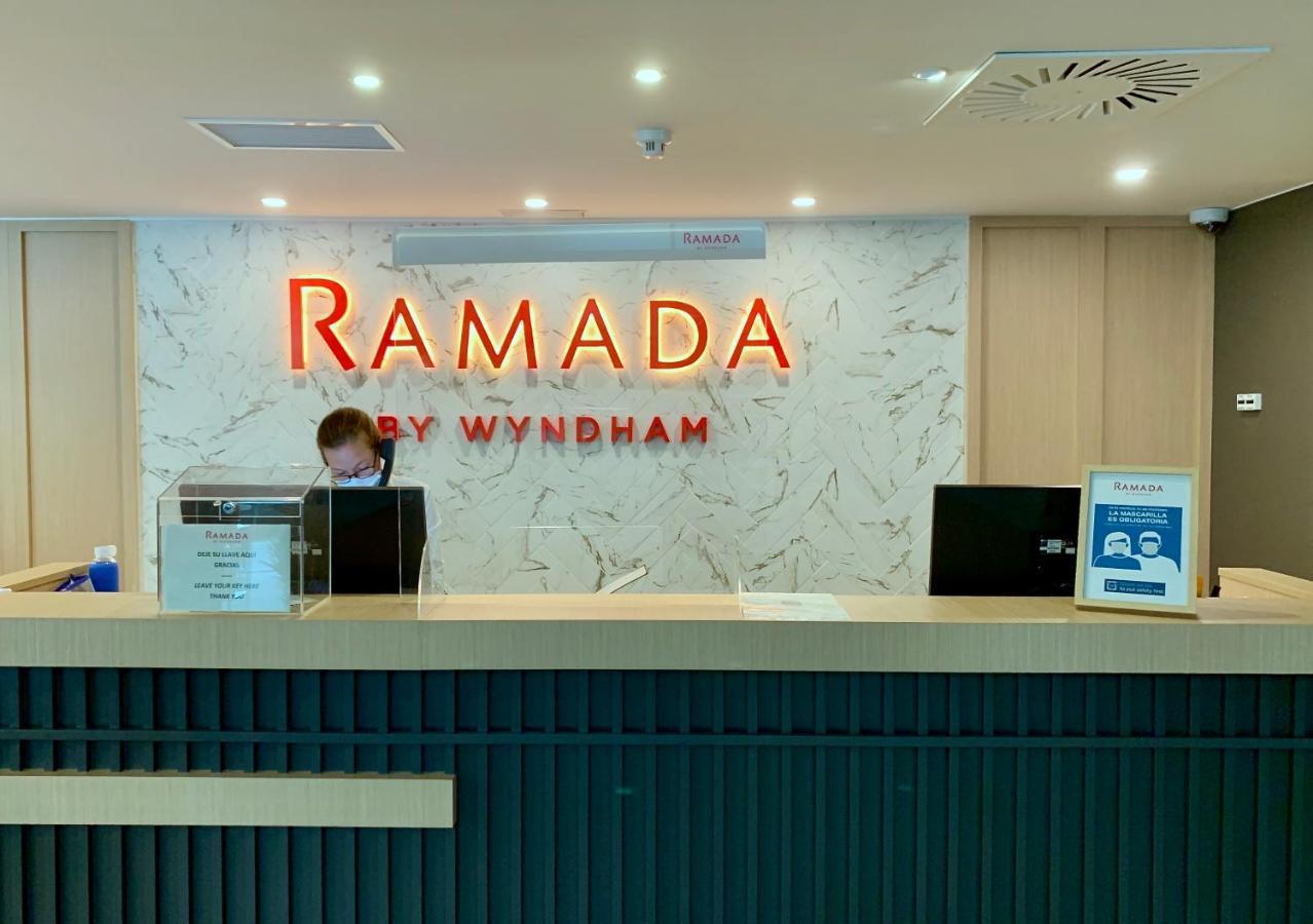 Hotel Ramada By Wyndham Valencia Almussafes Exteriér fotografie