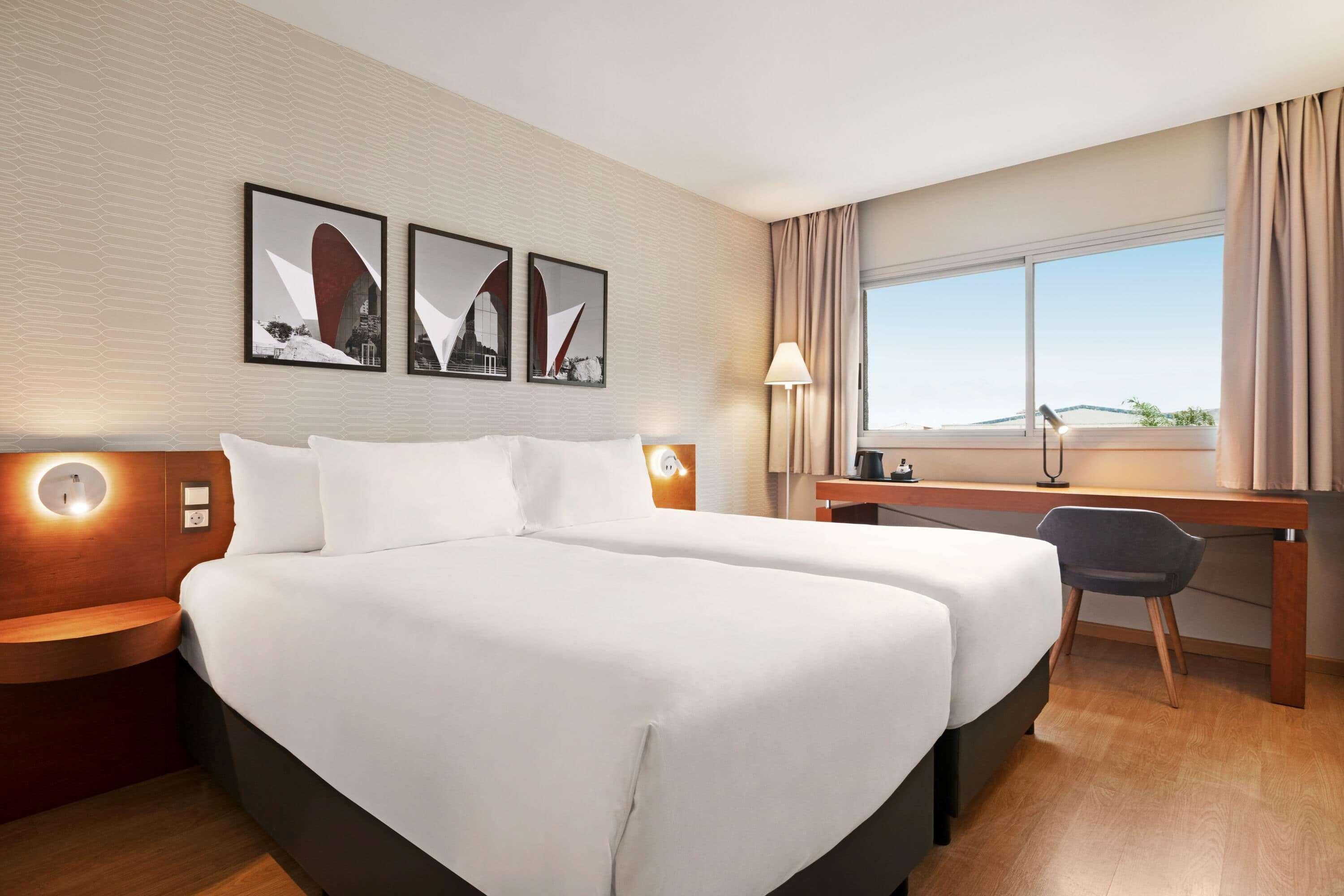 Hotel Ramada By Wyndham Valencia Almussafes Exteriér fotografie