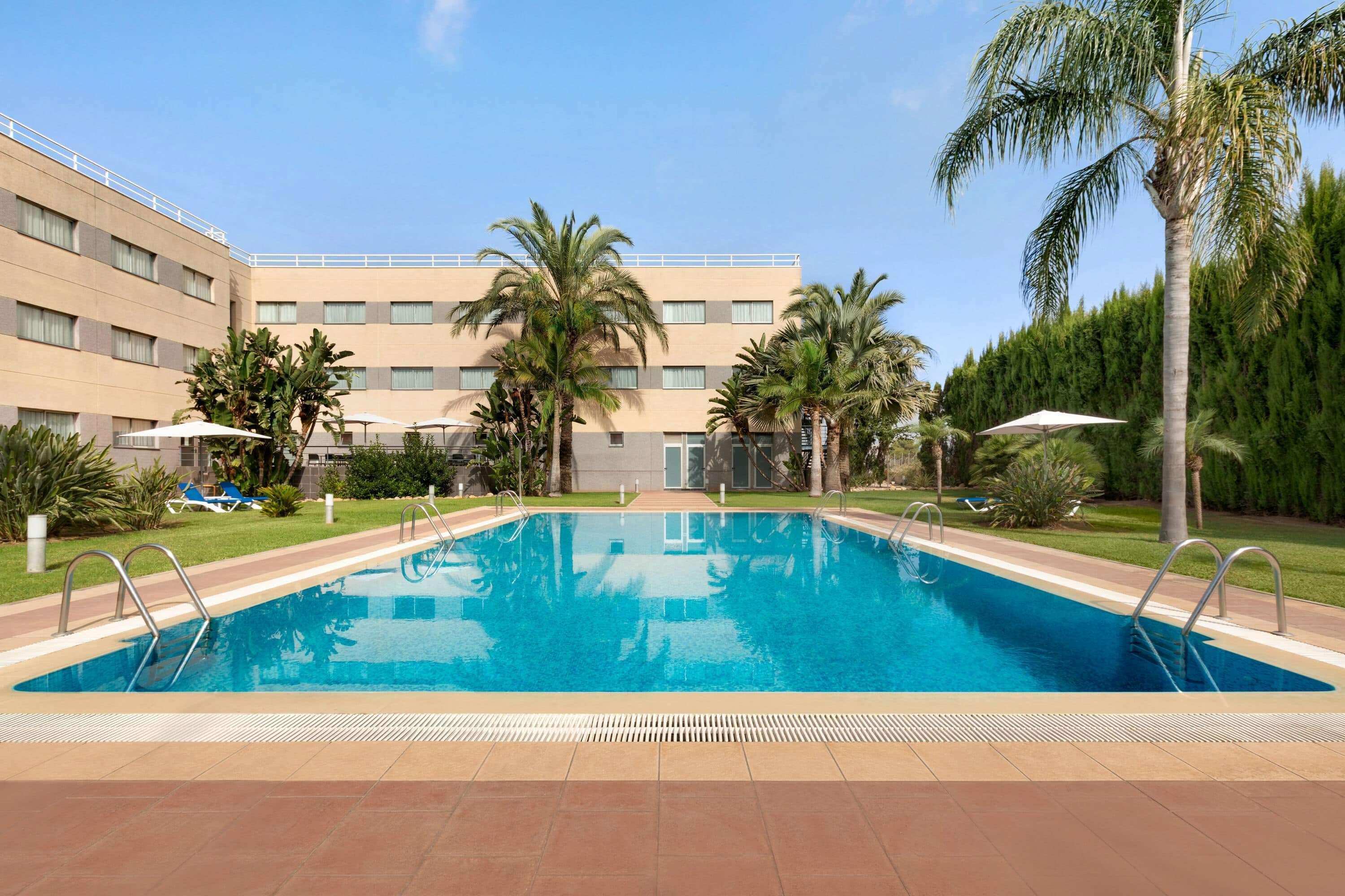 Hotel Ramada By Wyndham Valencia Almussafes Exteriér fotografie
