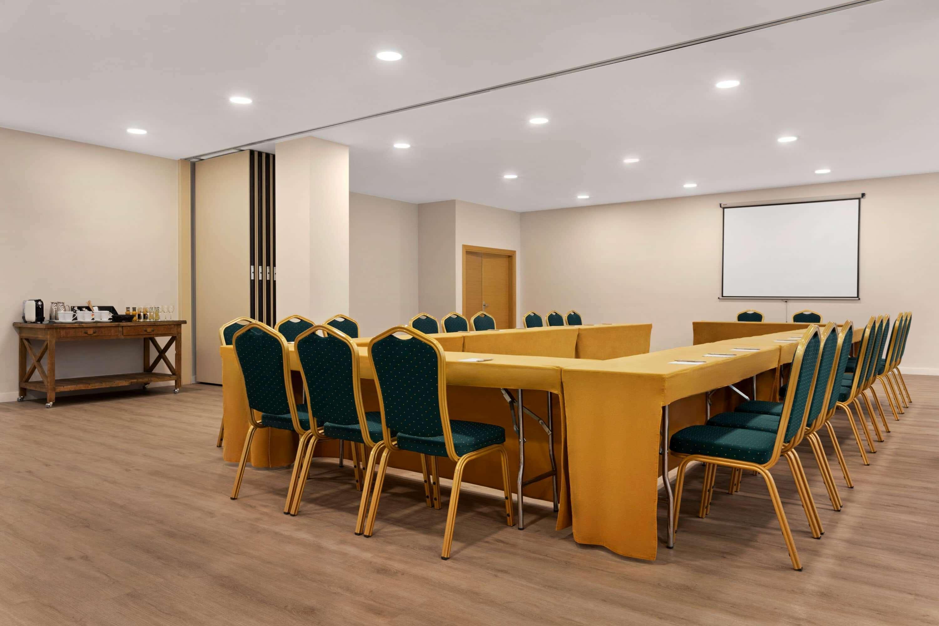 Hotel Ramada By Wyndham Valencia Almussafes Exteriér fotografie